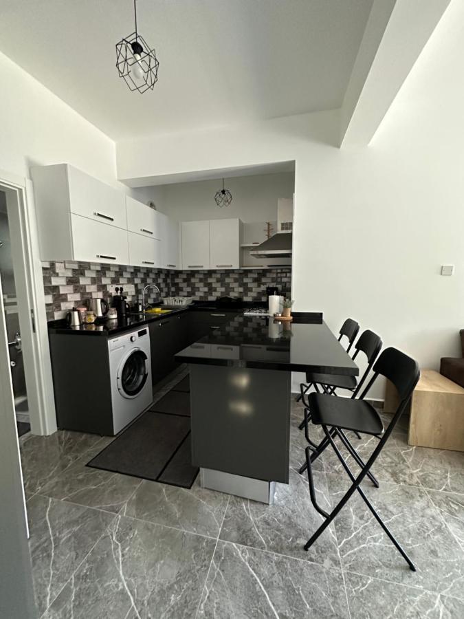 Ozbilge Apartments Kirenia Zewnętrze zdjęcie